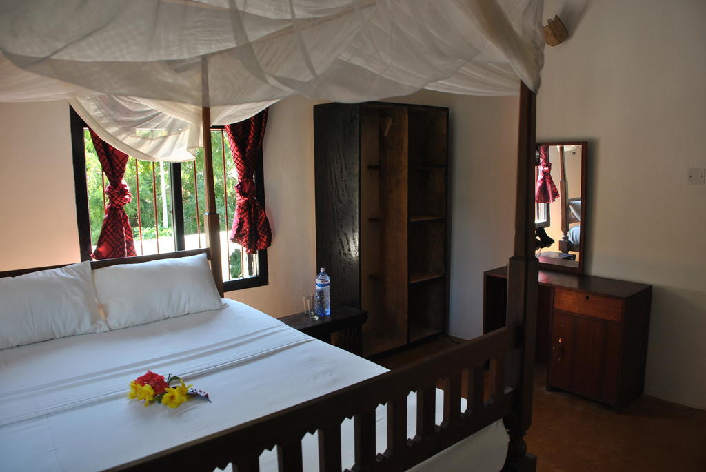 Shella White House Bed & Breakfast Lamu Exterior photo