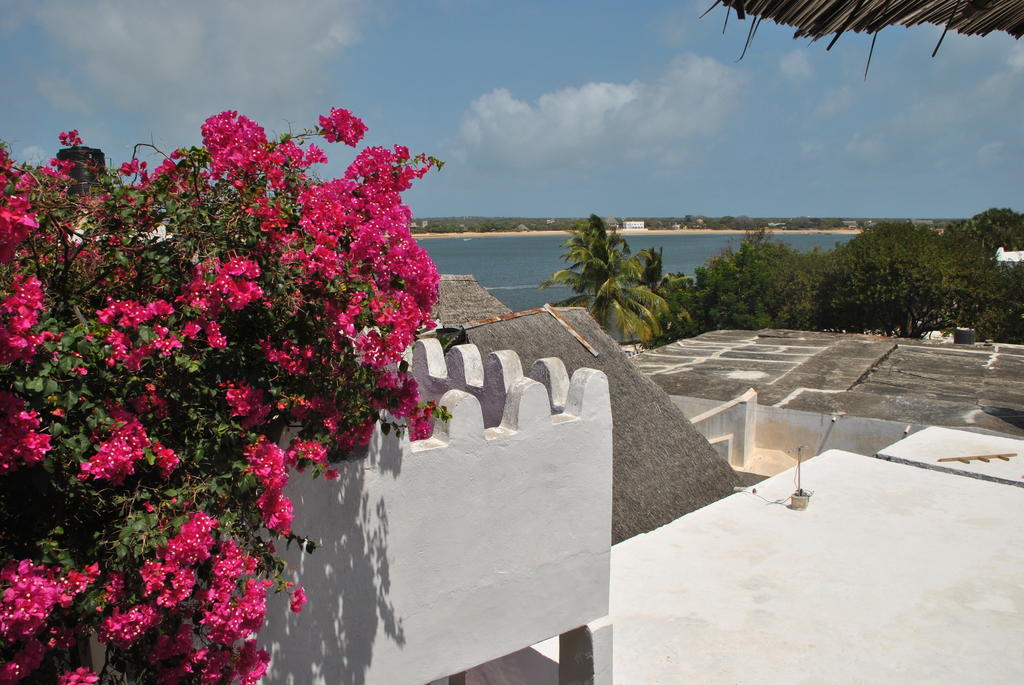 Shella White House Bed & Breakfast Lamu Exterior photo
